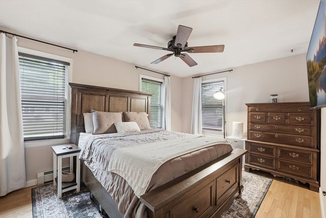 57 Plain St, Upton, MA 01568