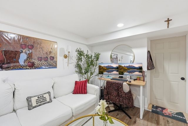 57 Plain St, Upton, MA 01568