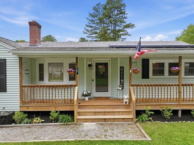 57 Plain St, Upton, MA 01568