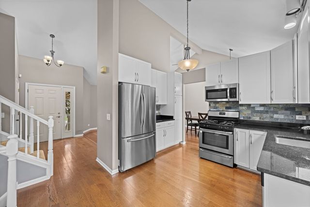 1190 Bristol Trail Road, Lake Zurich, IL 60047