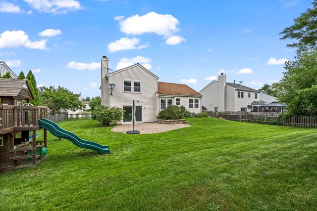 1190 Bristol Trail Road, Lake Zurich, IL 60047