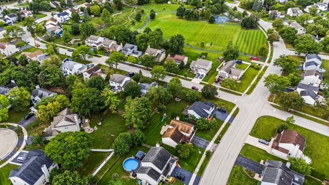1190 Bristol Trail Road, Lake Zurich, IL 60047