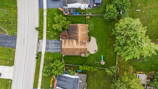 1190 Bristol Trail Road, Lake Zurich, IL 60047