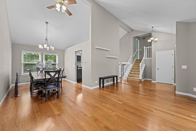 1190 Bristol Trail Road, Lake Zurich, IL 60047