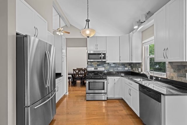1190 Bristol Trail Road, Lake Zurich, IL 60047