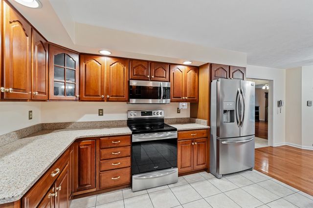 18 Firestone Lane, Milton, WV 25541