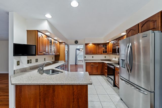 18 Firestone Lane, Milton, WV 25541