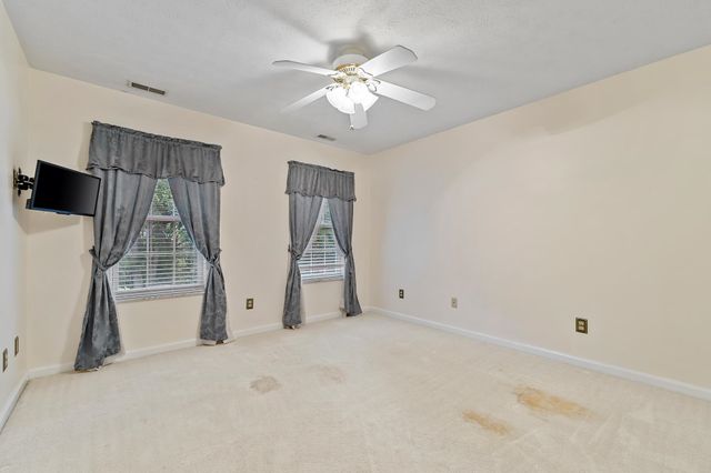 18 Firestone Lane, Milton, WV 25541