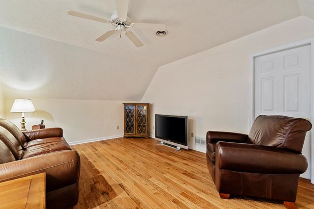 18 Firestone Lane, Milton, WV 25541