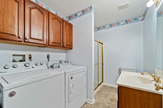 18 Firestone Lane, Milton, WV 25541