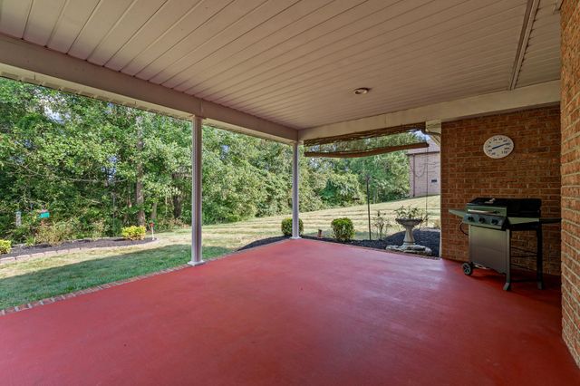 18 Firestone Lane, Milton, WV 25541