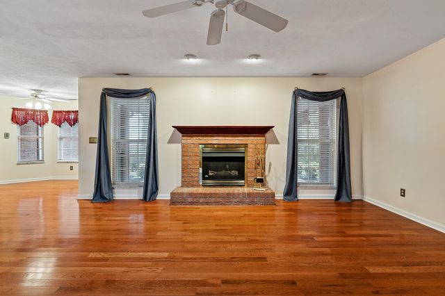 18 Firestone Lane, Milton, WV 25541