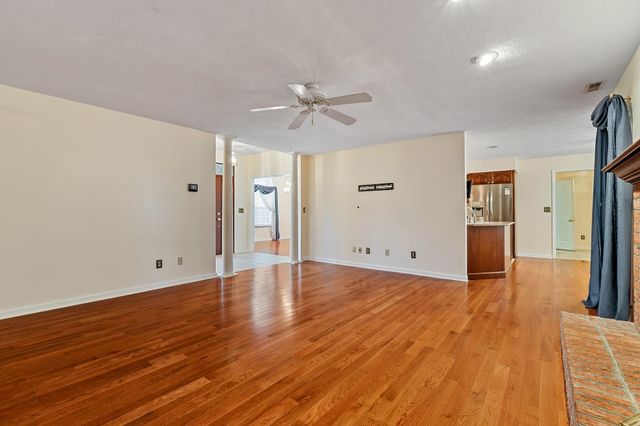 18 Firestone Lane, Milton, WV 25541