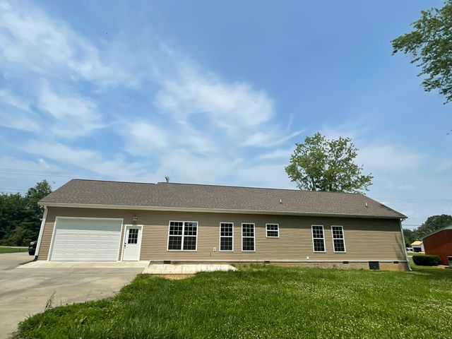 1406 Old Estill Springs Rd, Tullahoma, TN 37388