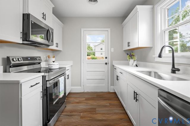 318 St Matthew St, Petersburg, VA 23803