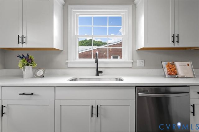 318 St Matthew St, Petersburg, VA 23803