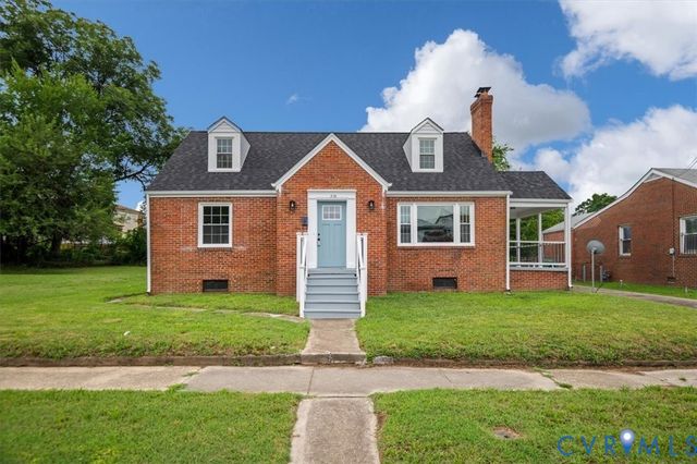 318 St Matthew St, Petersburg, VA 23803