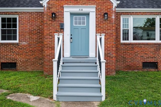 318 St Matthew St, Petersburg, VA 23803