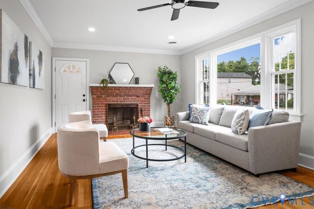 318 St Matthew St, Petersburg, VA 23803