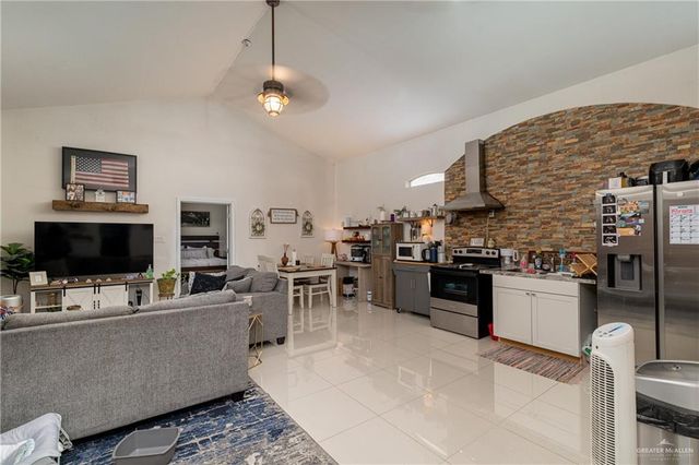 5048 Mile 8 Road, Edinburg, TX 78541