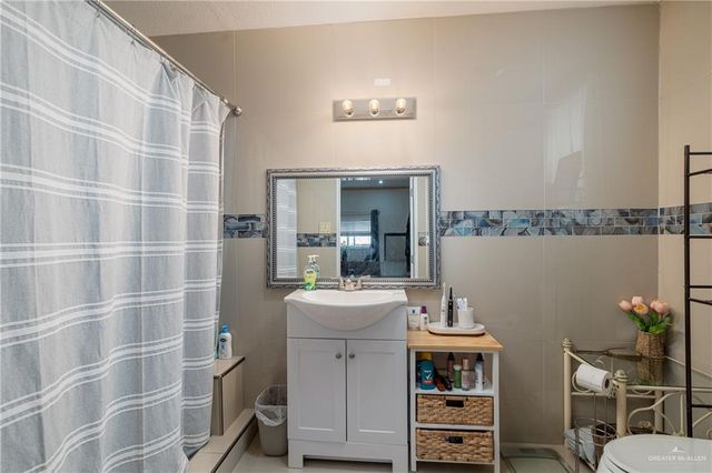 5048 Mile 8 Road, Edinburg, TX 78541