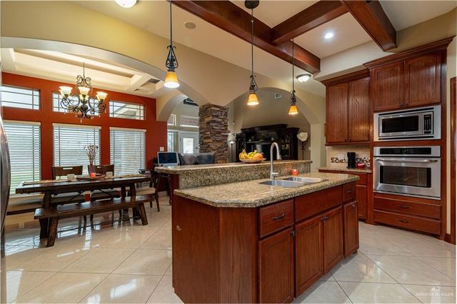 5048 Mile 8 Road, Edinburg, TX 78541