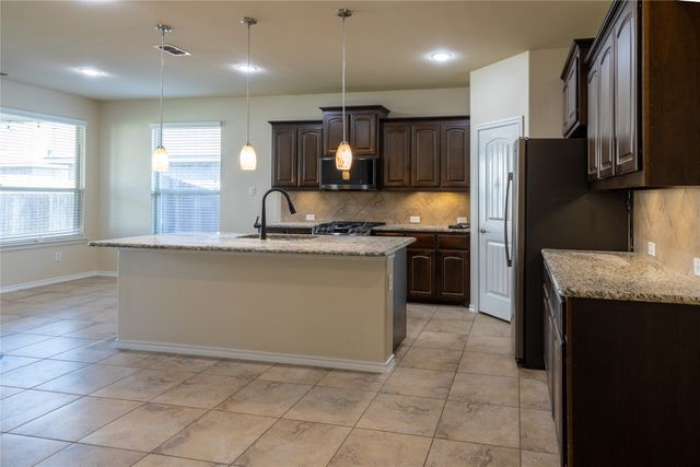 2813 Saddle Creek Drive, Fort Worth, TX 76177