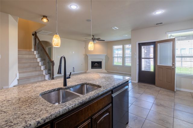 2813 Saddle Creek Drive, Fort Worth, TX 76177