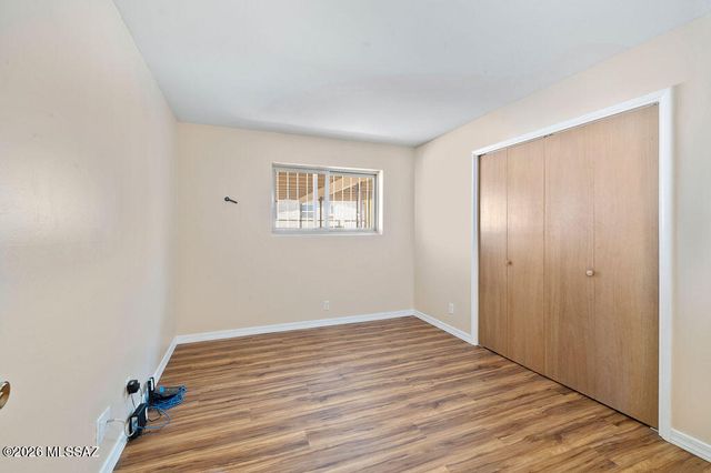 1825 S Palm Springs Circle, Tucson, AZ 85710