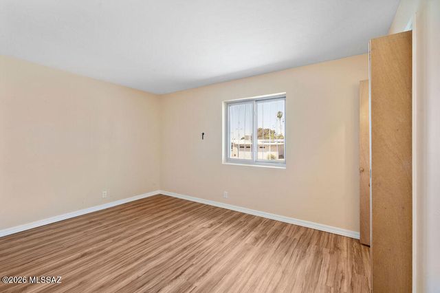 1825 S Palm Springs Circle, Tucson, AZ 85710