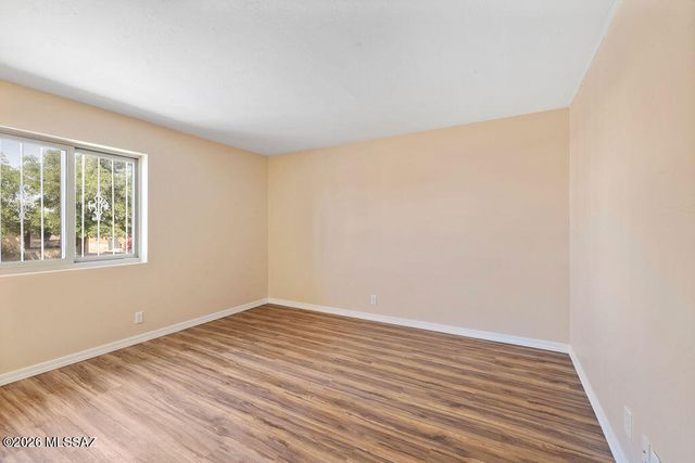 1825 S Palm Springs Circle, Tucson, AZ 85710