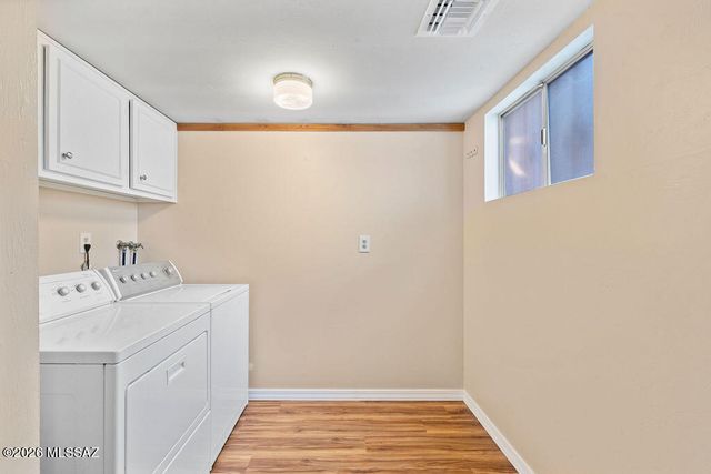 1825 S Palm Springs Circle, Tucson, AZ 85710