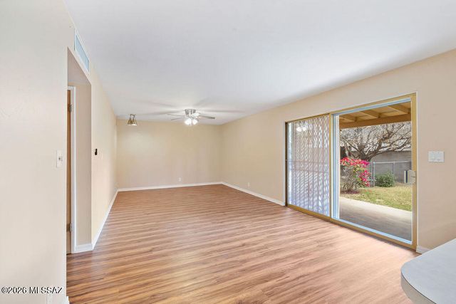 1825 S Palm Springs Circle, Tucson, AZ 85710