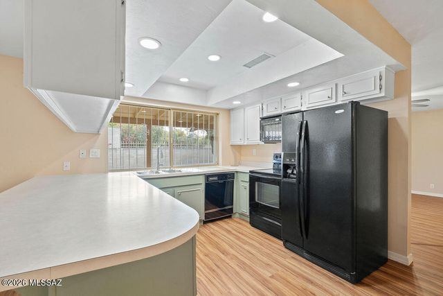 1825 S Palm Springs Circle, Tucson, AZ 85710