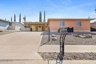 1825 S Palm Springs Circle, Tucson, AZ 85710