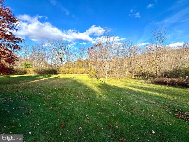 160 LOWER GRANDVIEW RD, State College, PA 16801