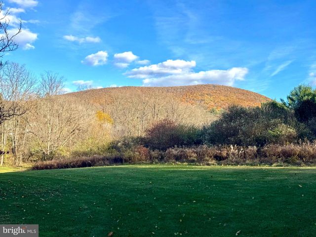 160 LOWER GRANDVIEW RD, State College, PA 16801