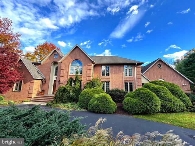 160 LOWER GRANDVIEW RD, State College, PA 16801