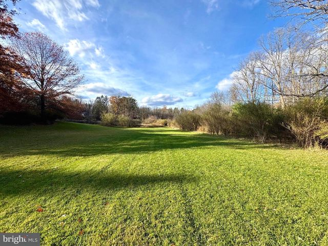 160 LOWER GRANDVIEW RD, State College, PA 16801