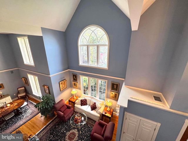 160 LOWER GRANDVIEW RD, State College, PA 16801