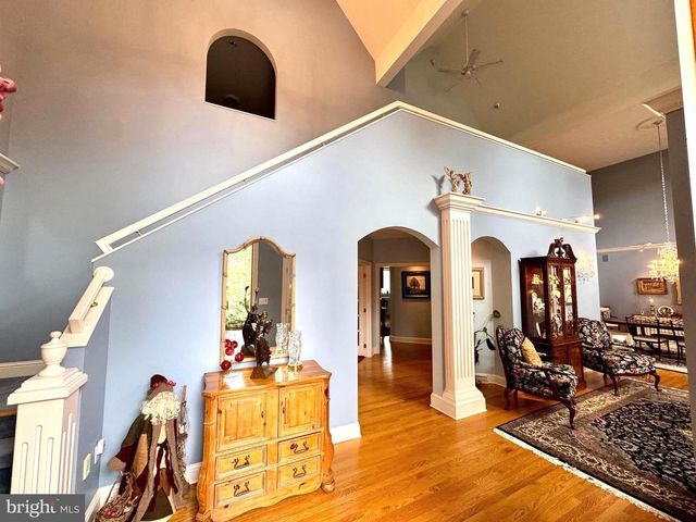 160 LOWER GRANDVIEW RD, State College, PA 16801