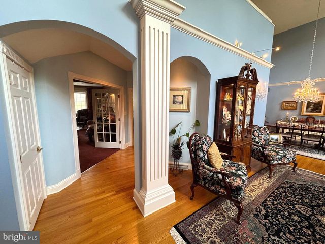 160 LOWER GRANDVIEW RD, State College, PA 16801