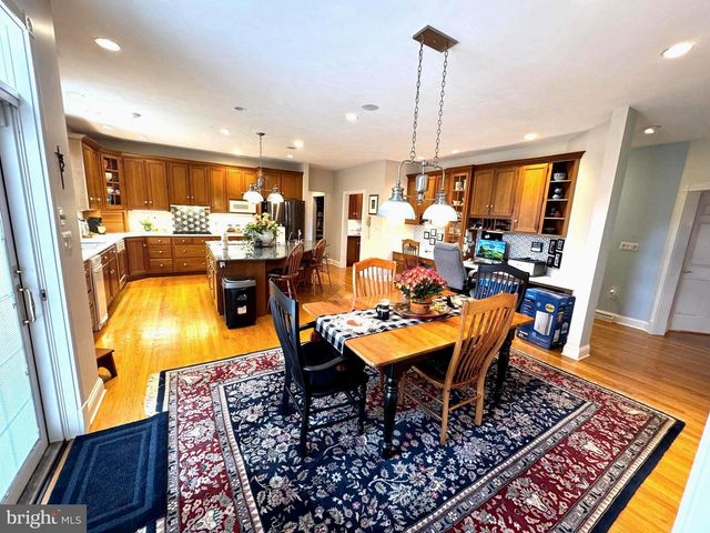 160 LOWER GRANDVIEW RD, State College, PA 16801