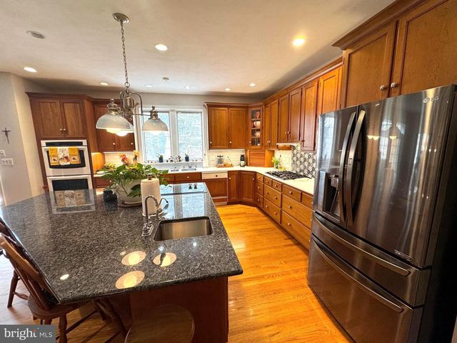 160 LOWER GRANDVIEW RD, State College, PA 16801