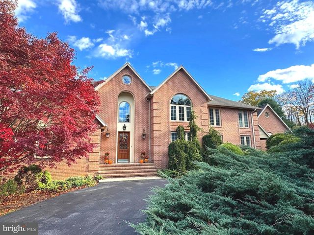 160 LOWER GRANDVIEW RD, State College, PA 16801