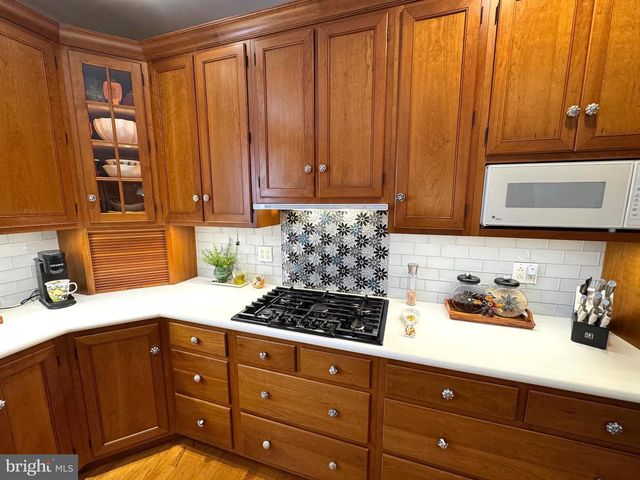 160 LOWER GRANDVIEW RD, State College, PA 16801