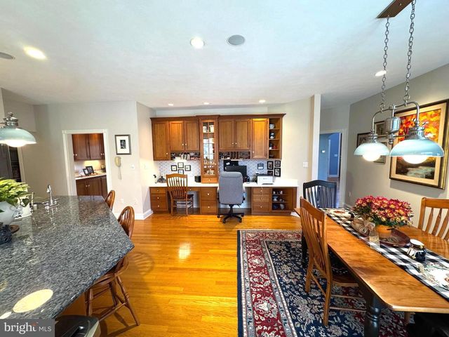 160 LOWER GRANDVIEW RD, State College, PA 16801