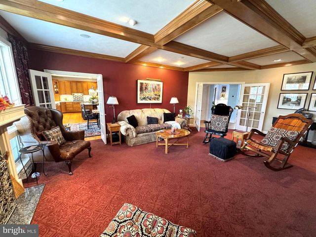 160 LOWER GRANDVIEW RD, State College, PA 16801