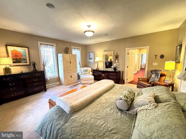 160 LOWER GRANDVIEW RD, State College, PA 16801