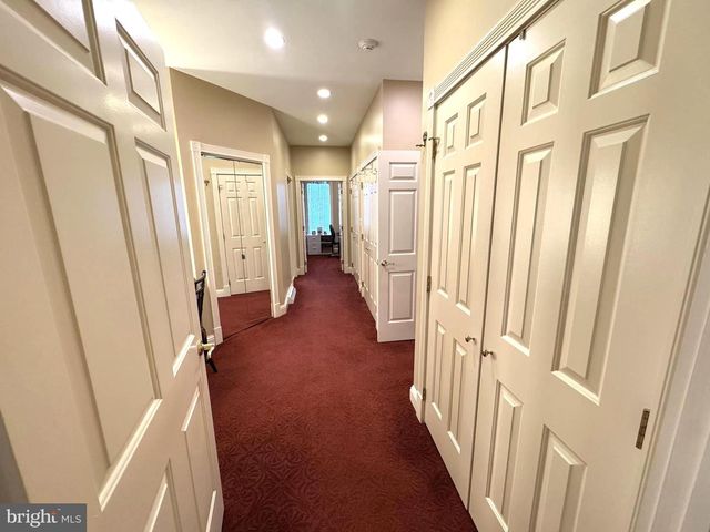 160 LOWER GRANDVIEW RD, State College, PA 16801